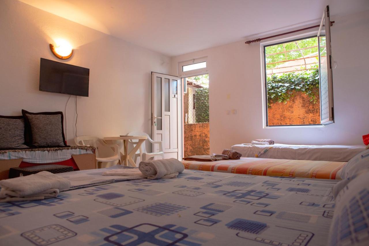 Family Apartments Vukcevic Čanj Kültér fotó
