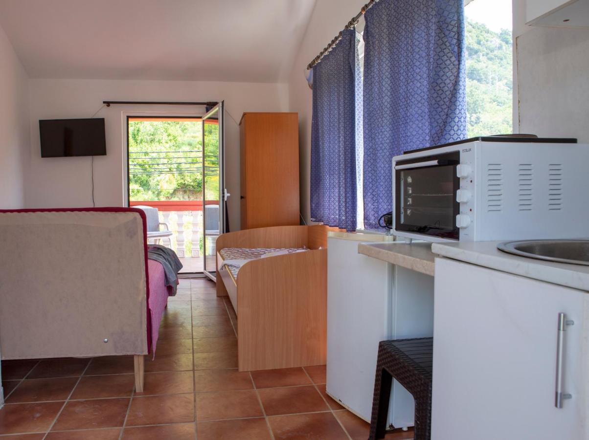 Family Apartments Vukcevic Čanj Kültér fotó
