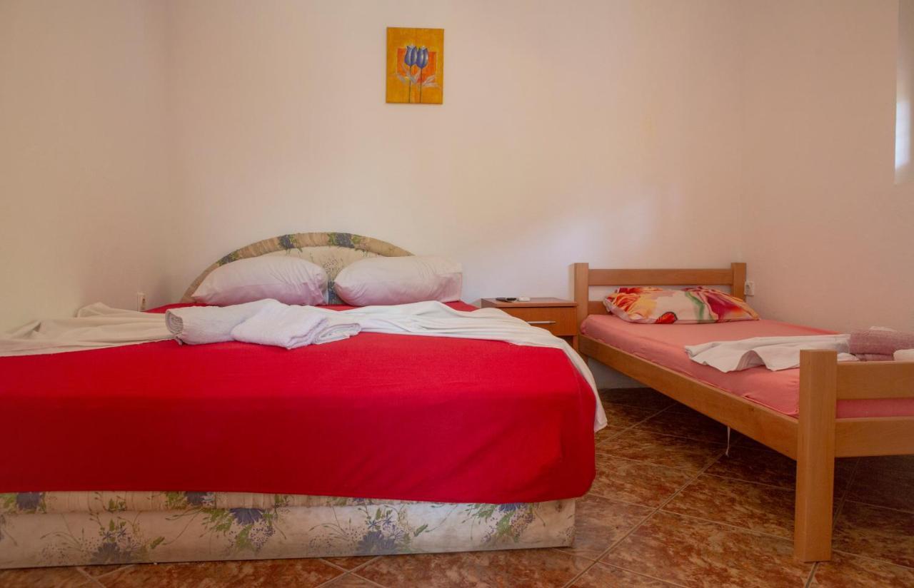 Family Apartments Vukcevic Čanj Kültér fotó