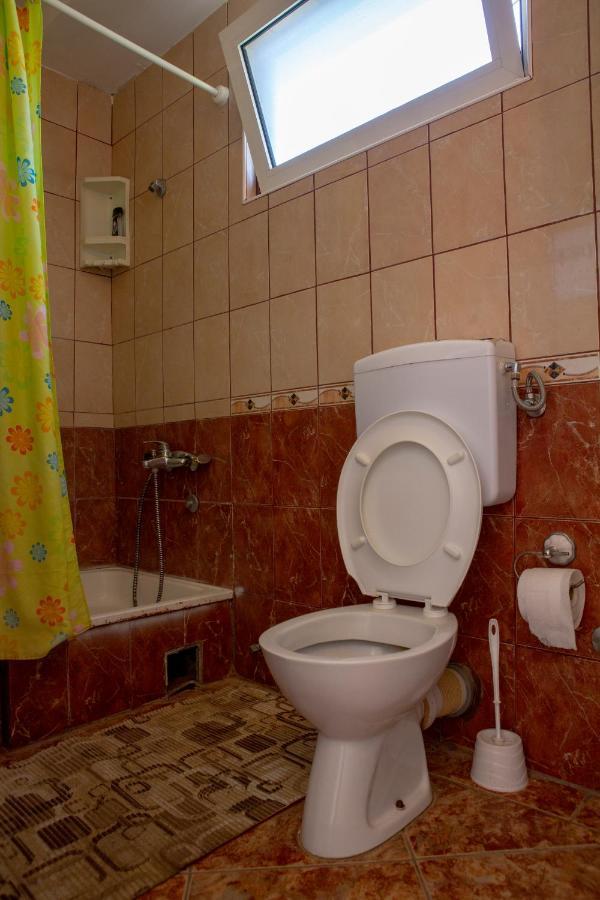 Family Apartments Vukcevic Čanj Kültér fotó