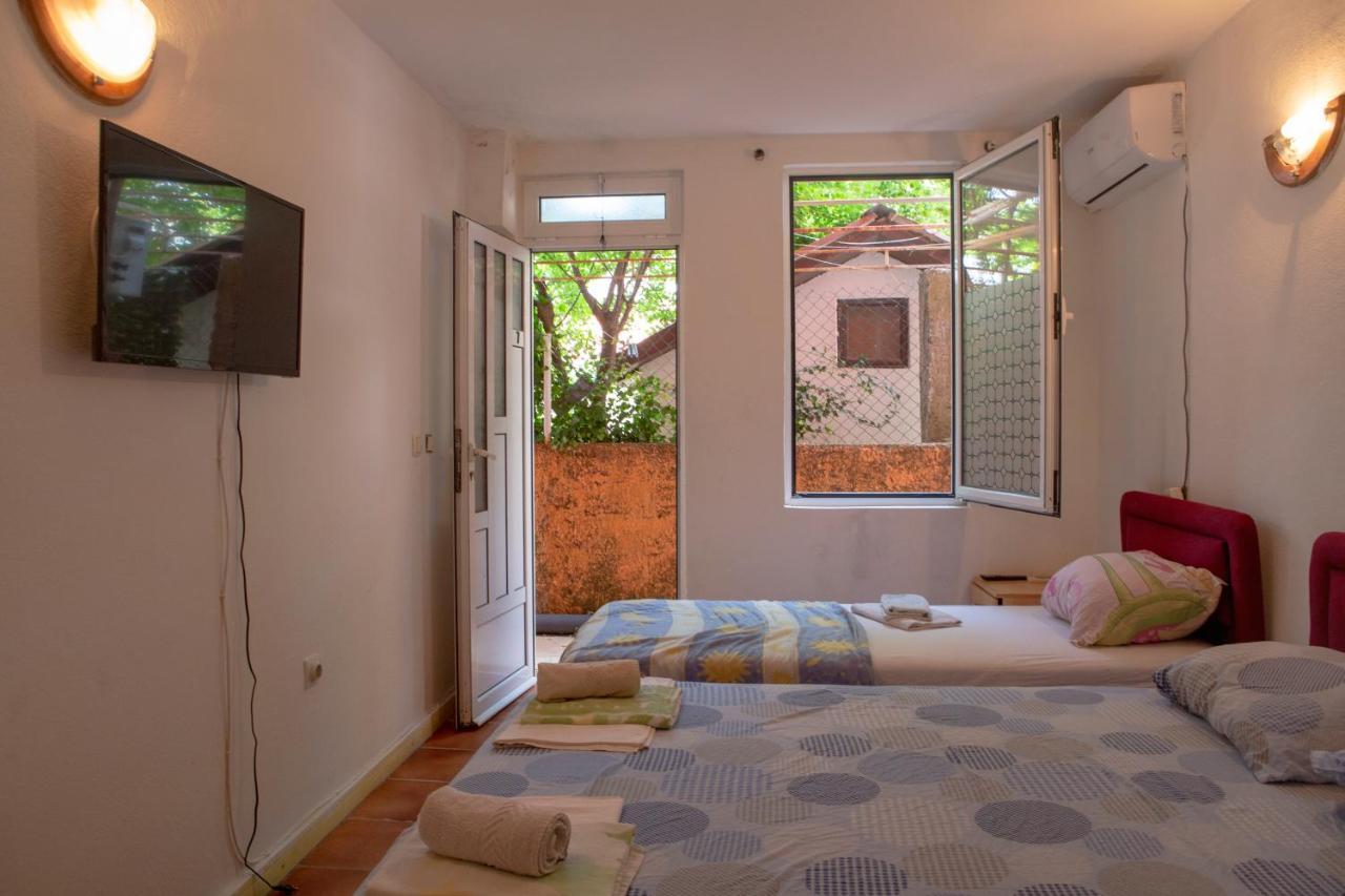 Family Apartments Vukcevic Čanj Kültér fotó